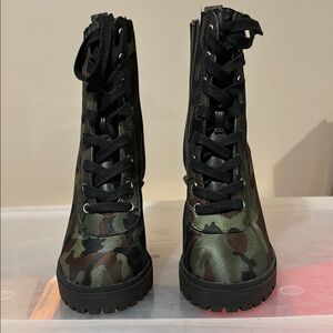 Camouflage Lace-Up Combat Boots - Black/Green